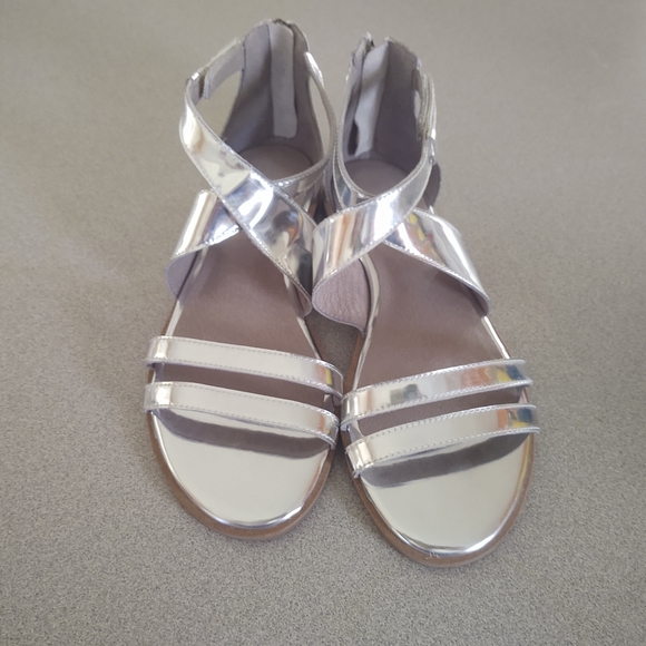 New! Eileen Fisher women's Cici leather sandals color silver metallic size 6 1/2 - Picture 2 of 6